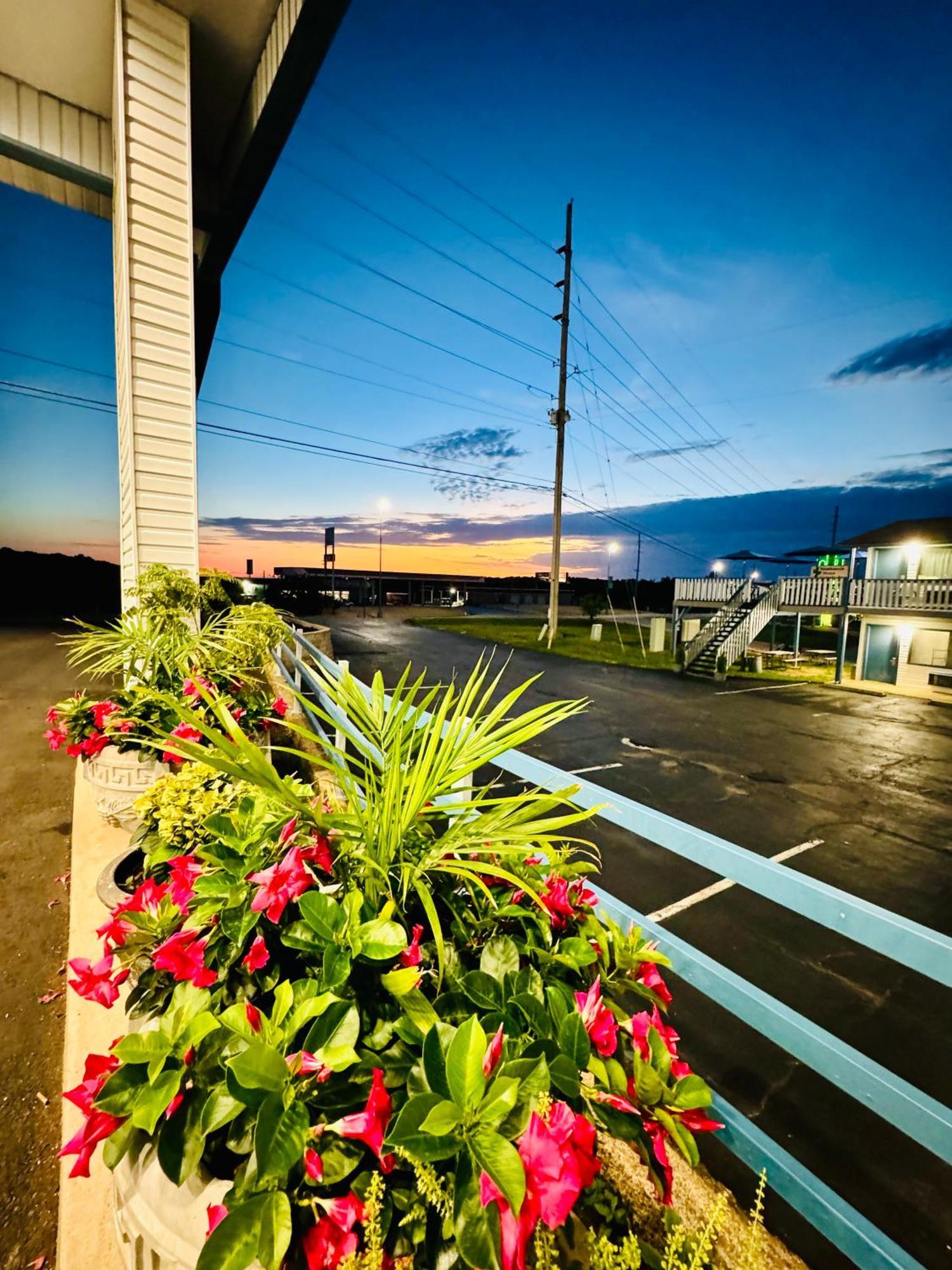 Ozark Inn And Suites Osage Beach Kültér fotó